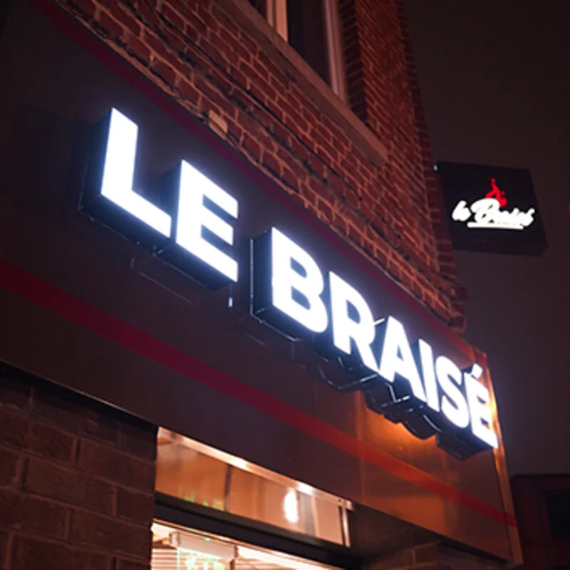 Le Braisé — enseigne lumineuse de la devanture